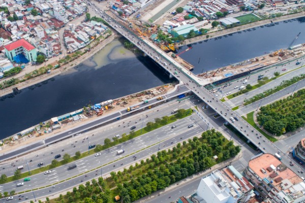 Nhánh cầu nối đại lộ hiện đại nhất TP HCM xong trước hai tháng