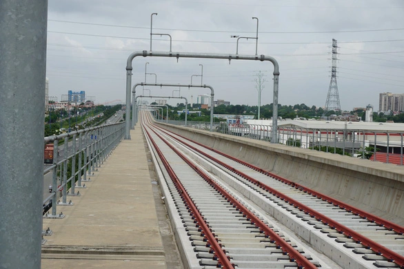 Tàu metro số 1 vận hành thử từ Bình Thái về depot Long Bình quý 4-2021