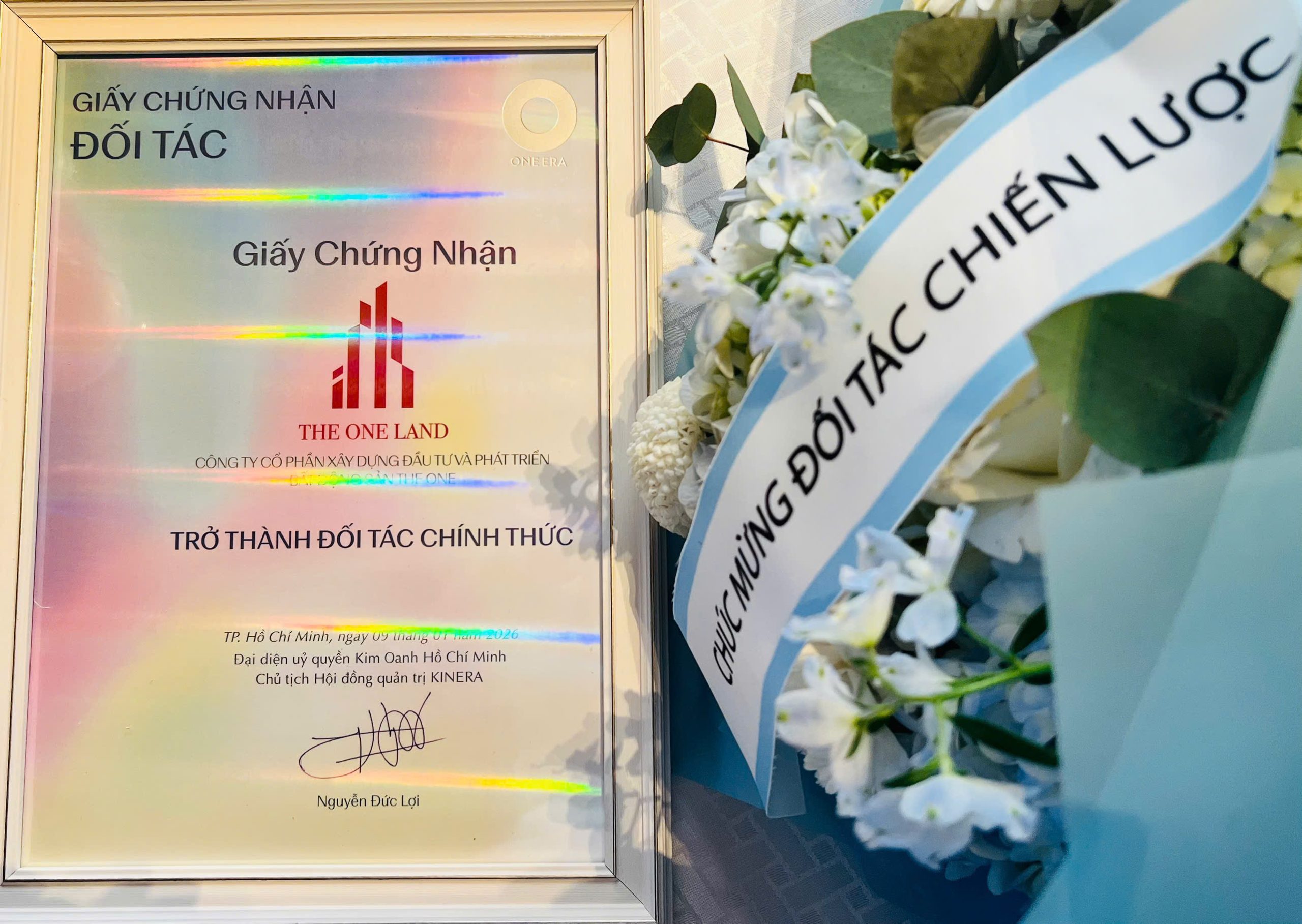 Lễ ký kết giữa The One Land với One Era