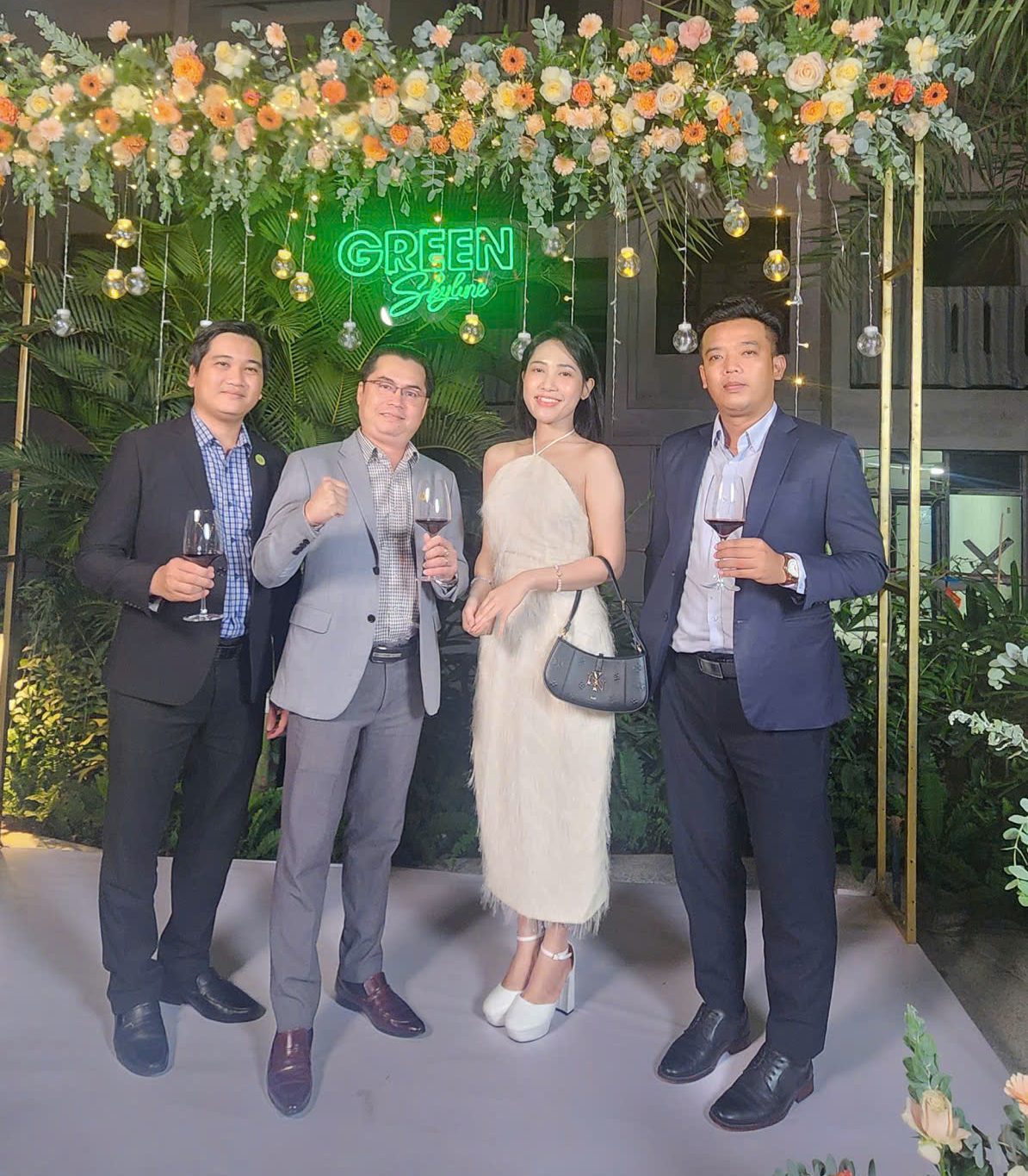 Theone land đồng hành phát triển