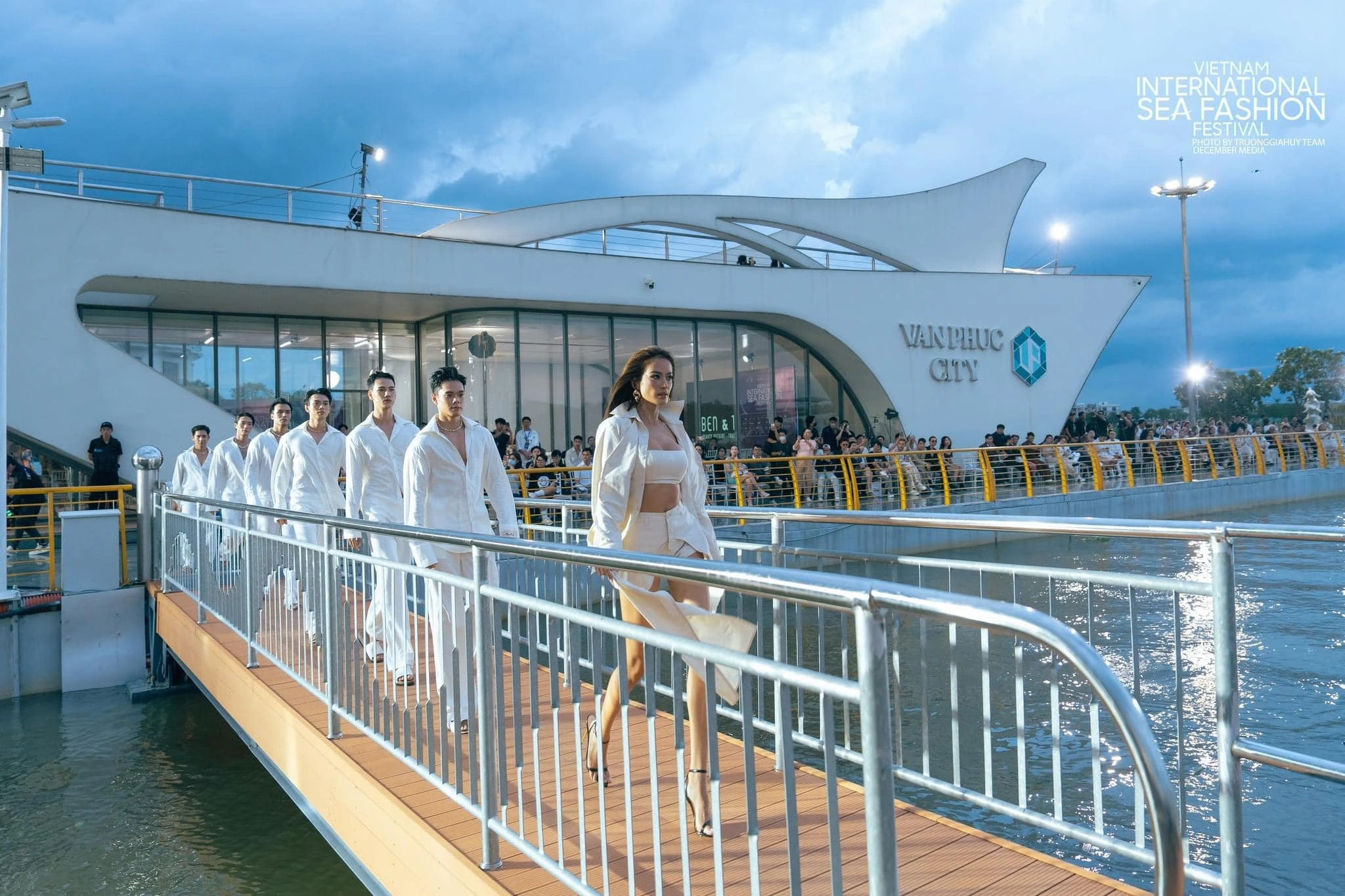 Sự kiện thời trang tại bến du thuyền maria royal Vạn Phúc