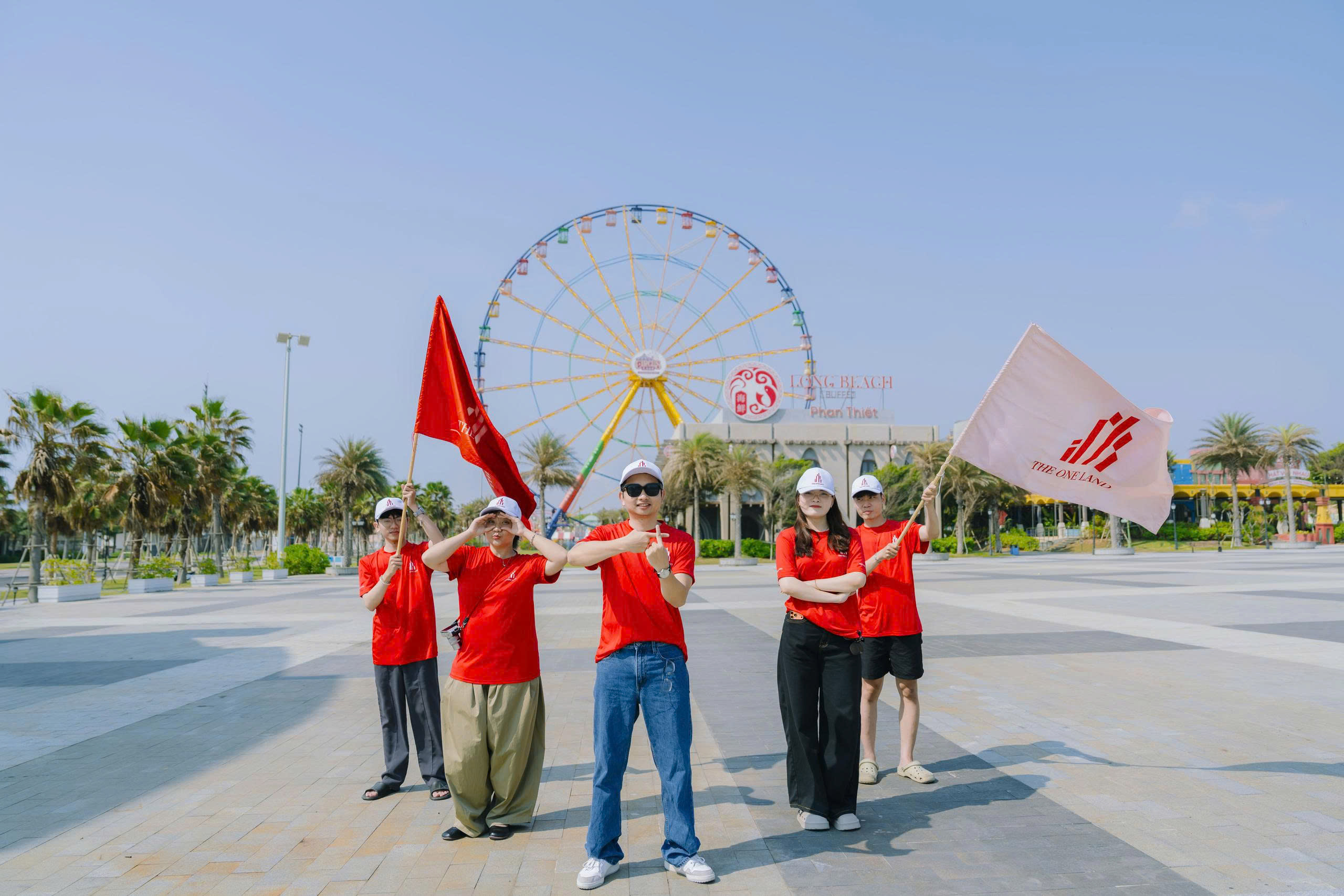 Sự kiện theoneland